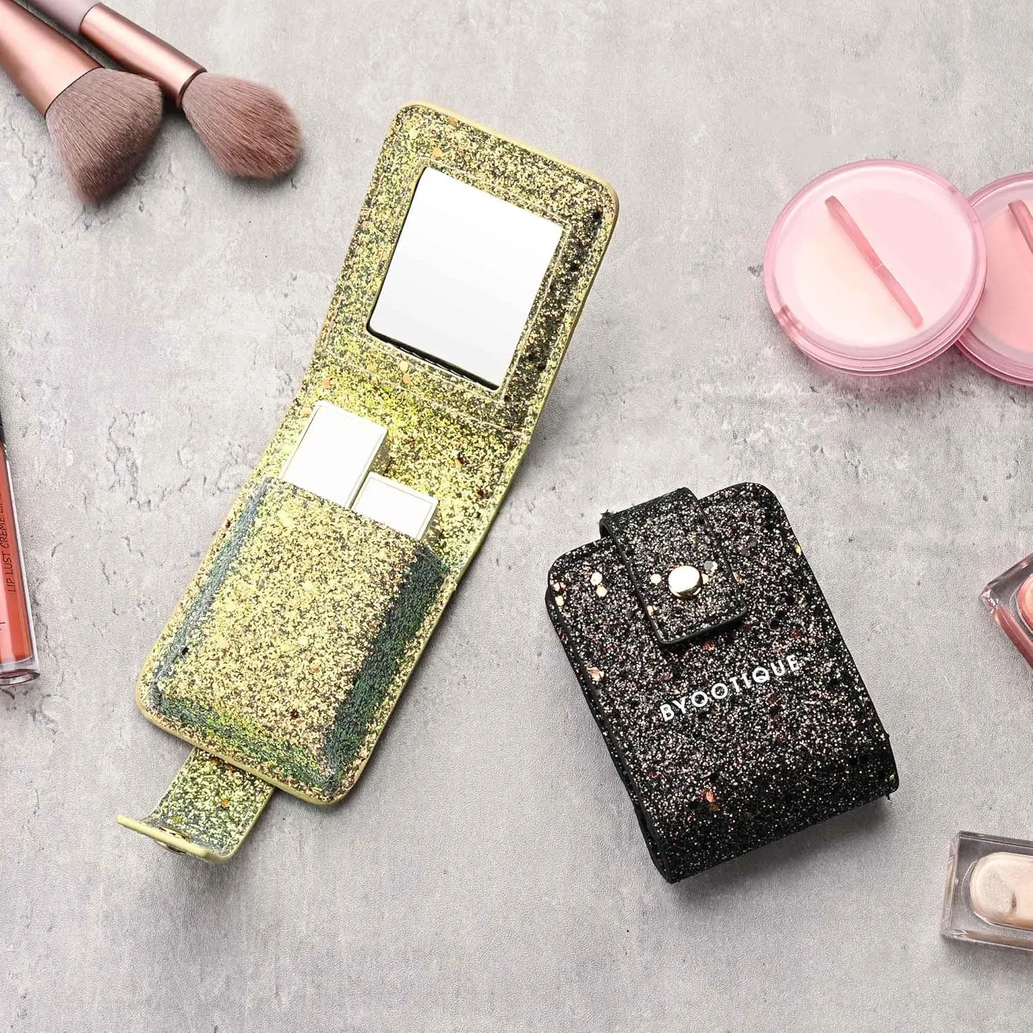BYOOTIQUE Makeup Lipstick Case with Mirror Portable Lip Gloss Cosmetic Pouch Lipstick Holder Makeup Organizer Makeup Bag for Purse Mini Bag Travel, Glitter Green