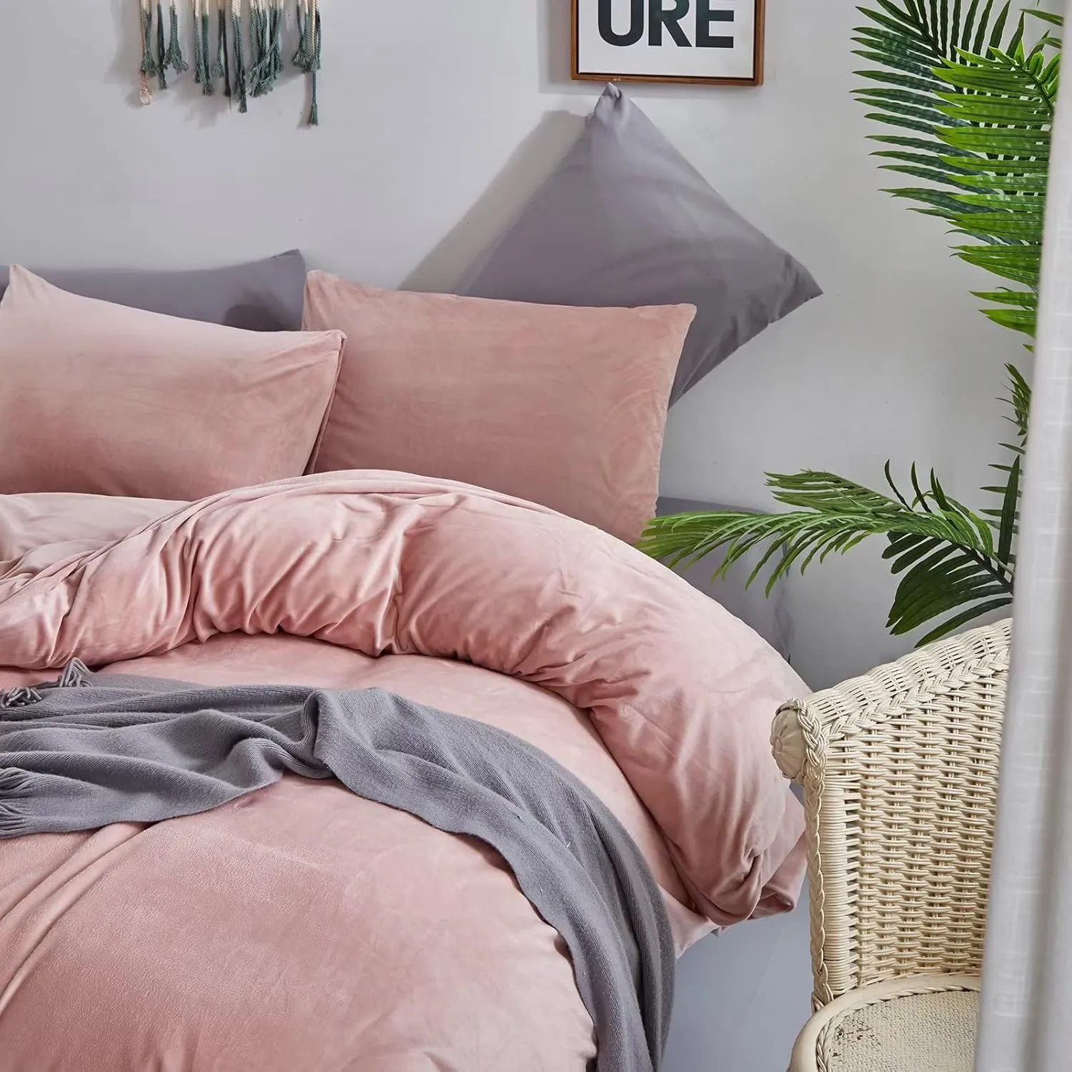 Houseri Velvet Pink Comforter Set Fluffy Light Bedding Sets King Blush Flannel Women Furry Dusty Sherpa Comforters Warm Fuzzy Blanket, King(90''*104''-Comforter)