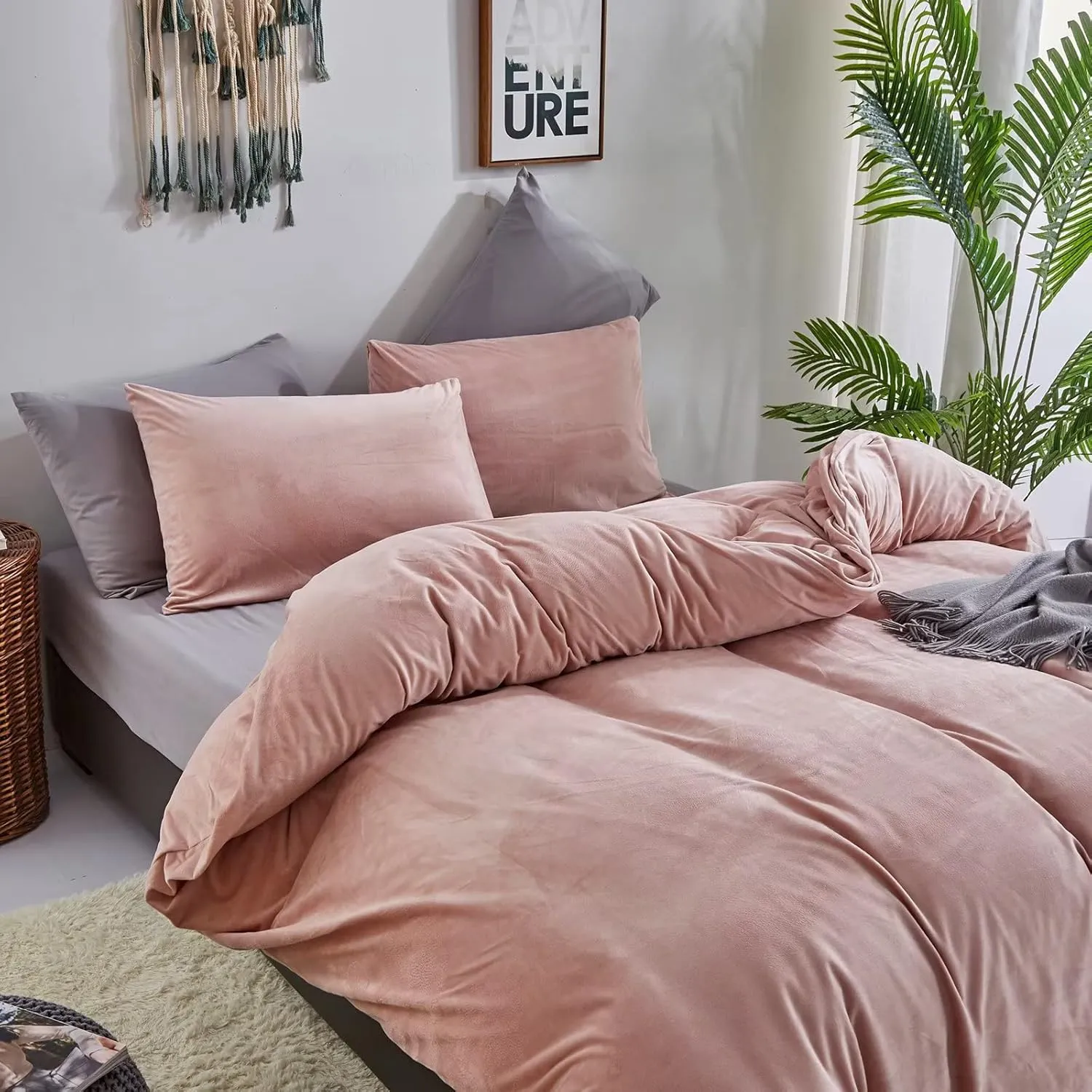 Houseri Velvet Pink Comforter Set Fluffy Light Bedding Sets King Blush Flannel Women Furry Dusty Sherpa Comforters Warm Fuzzy Blanket, King(90''*104''-Comforter)