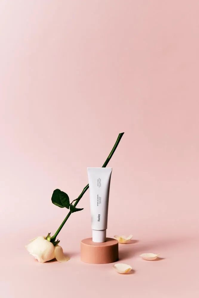 Huxley Secret of Sahara Hand Cream 30ml | Hydrates, Nourishes & Softens Skin | Non-Greasy Moisturizer that Soothes and Softens Hands | Hand Cream for Women & Men (1.01 Fl Oz, Rose Picker)
