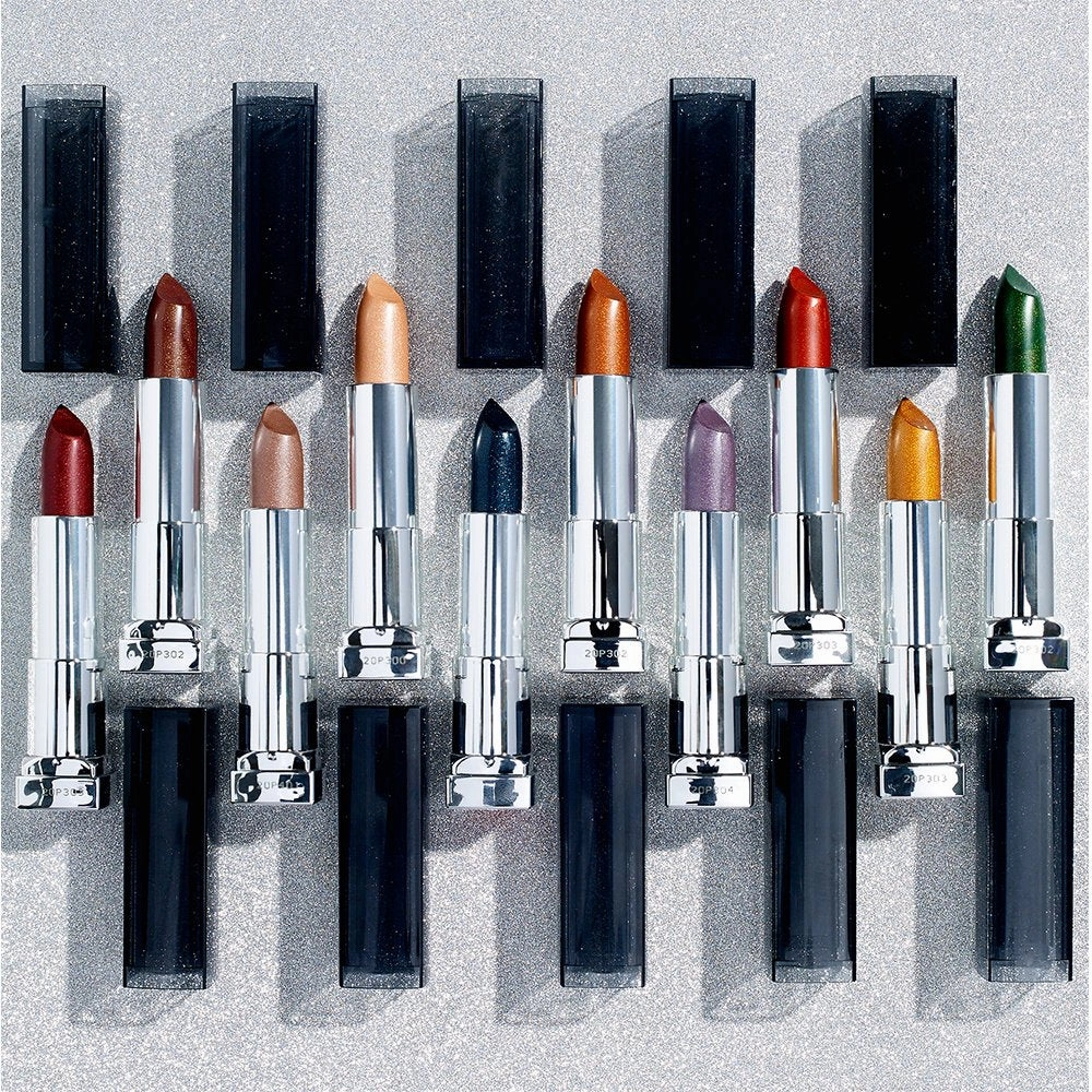 Maybelline New York Color Sensational Silver Lipstick Metallic Lipstick, Smoked Silver, 0.15 oz