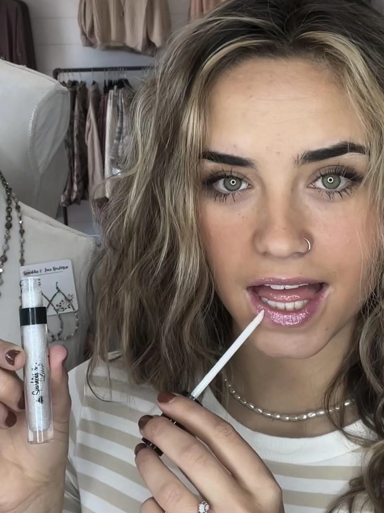Sparkles & Lace Beauty - Ultra Glitter Lip Gloss